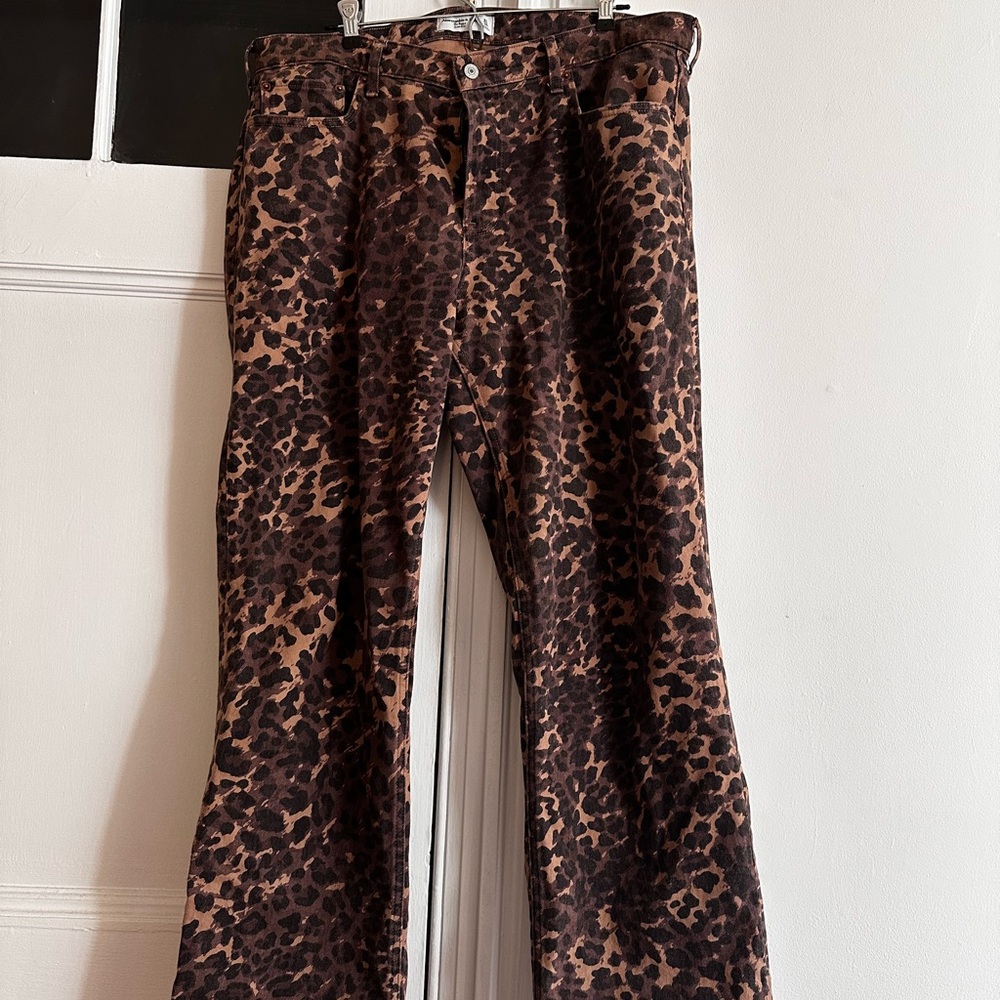 Abercrombie & Fitch Leopard Print Low Rise Pants